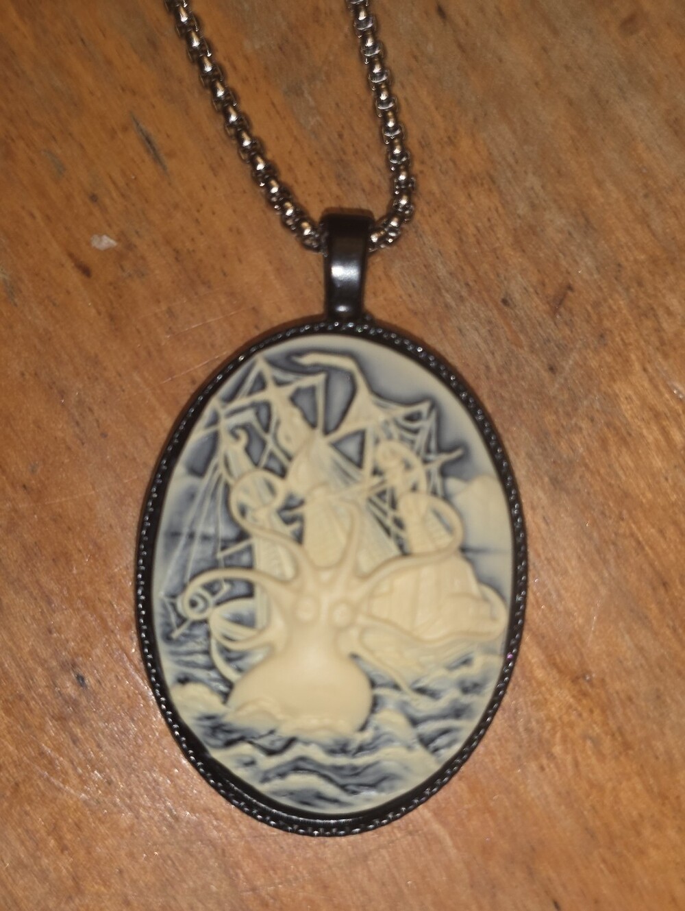 Ivory Ship Reck Octopus Cameo Pendant In Black Metal Frame W Chain Necklace